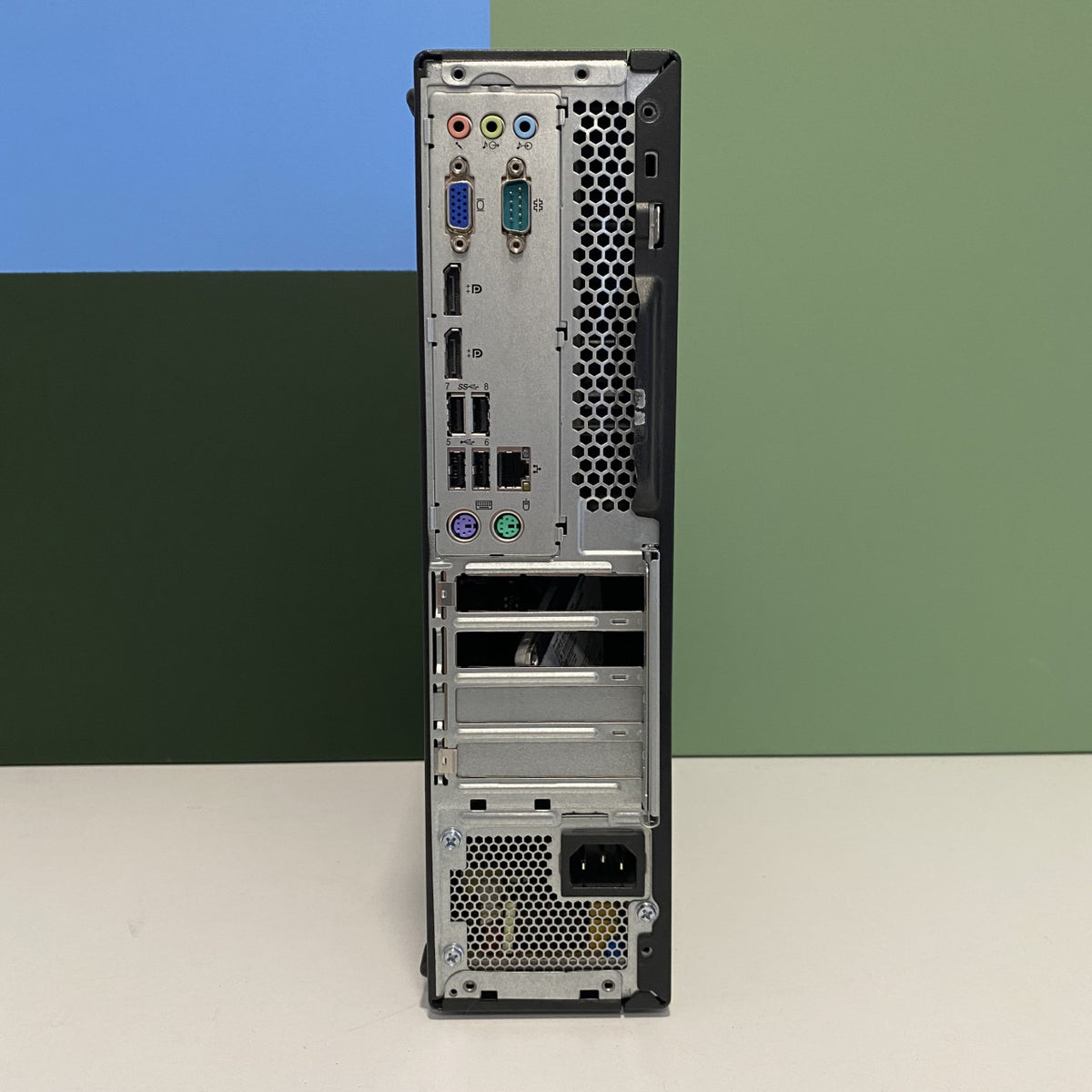 Lenovo ThinkCentre M725S Ryzen 5 PRO 2400G 8/180GB