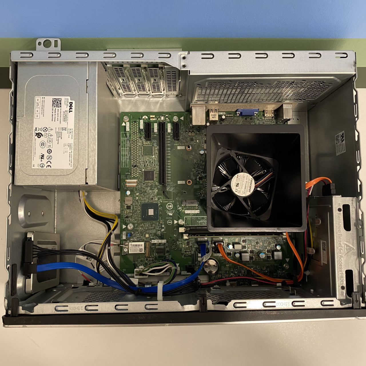 Dell Inspiron Tower 3670 i3-8100 8/256GB