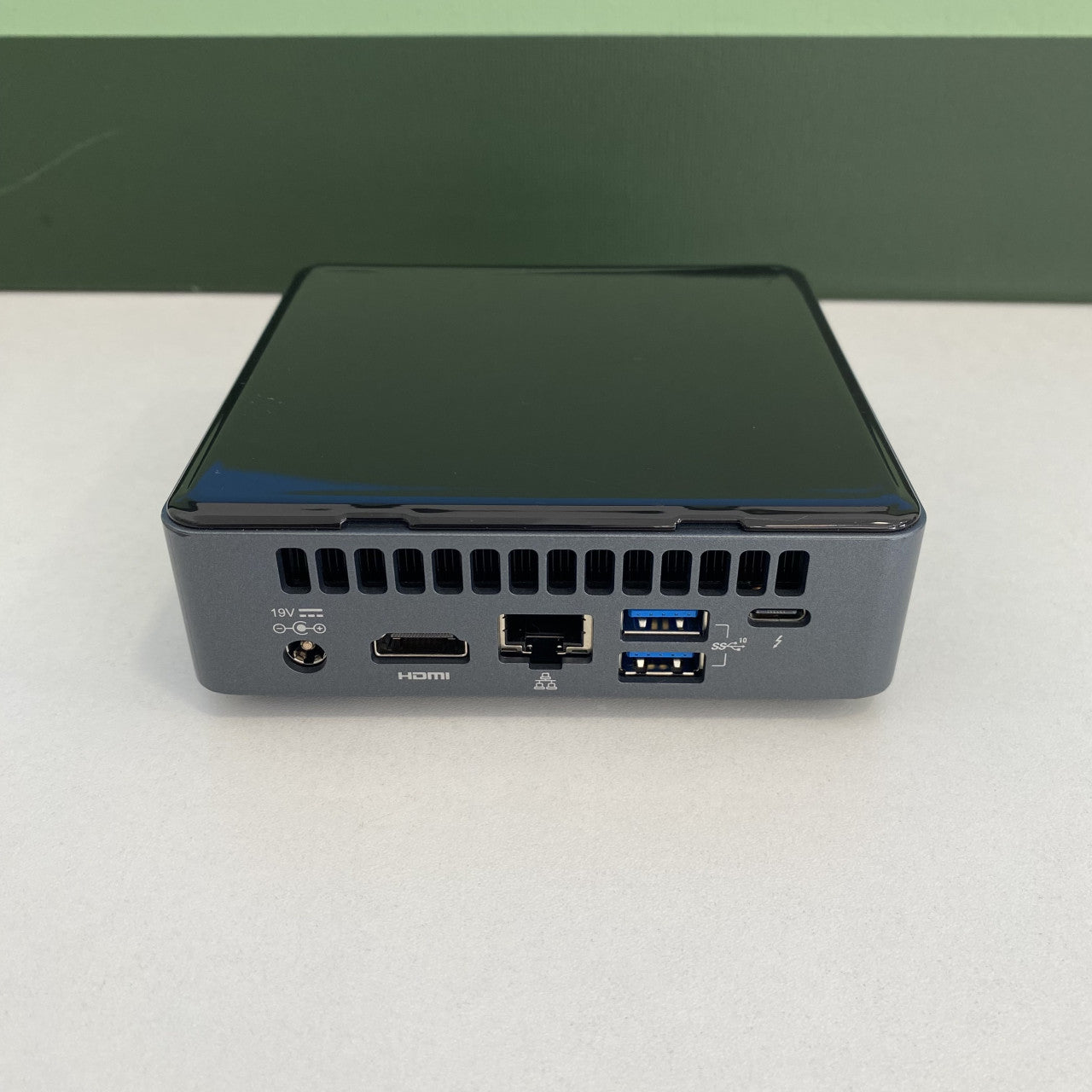 Intel NUC i5-10210U 12/256GB