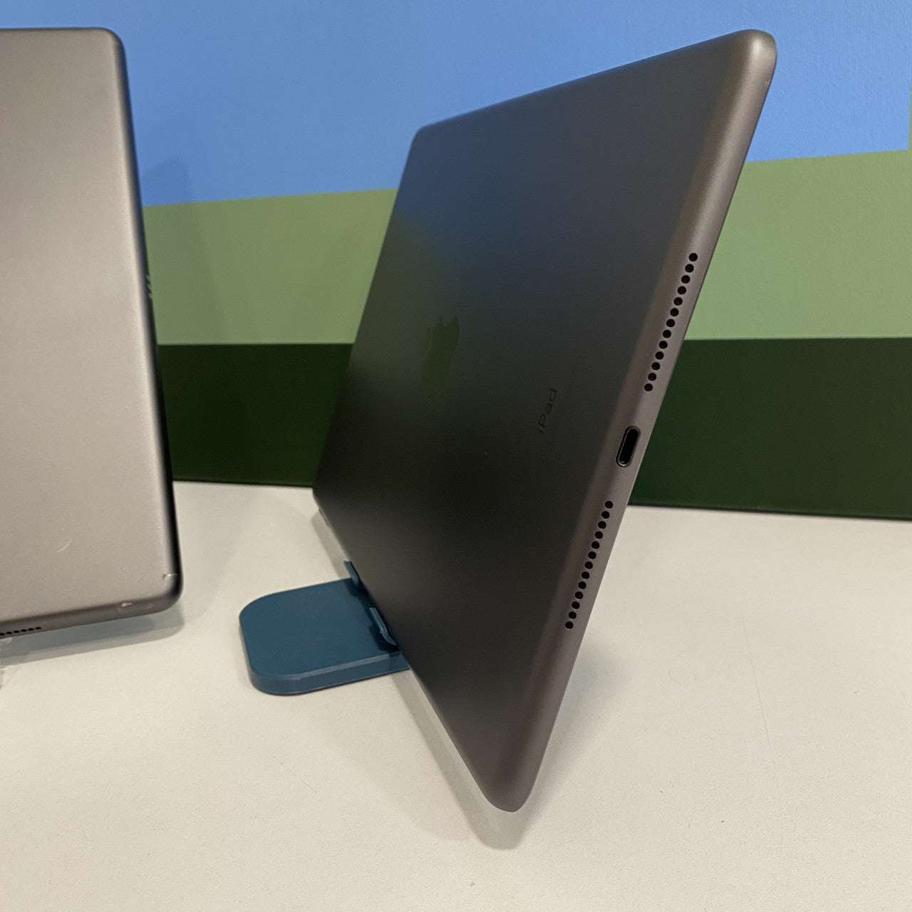 Apple iPad 7th Generacija 32GB / 2 na stanju