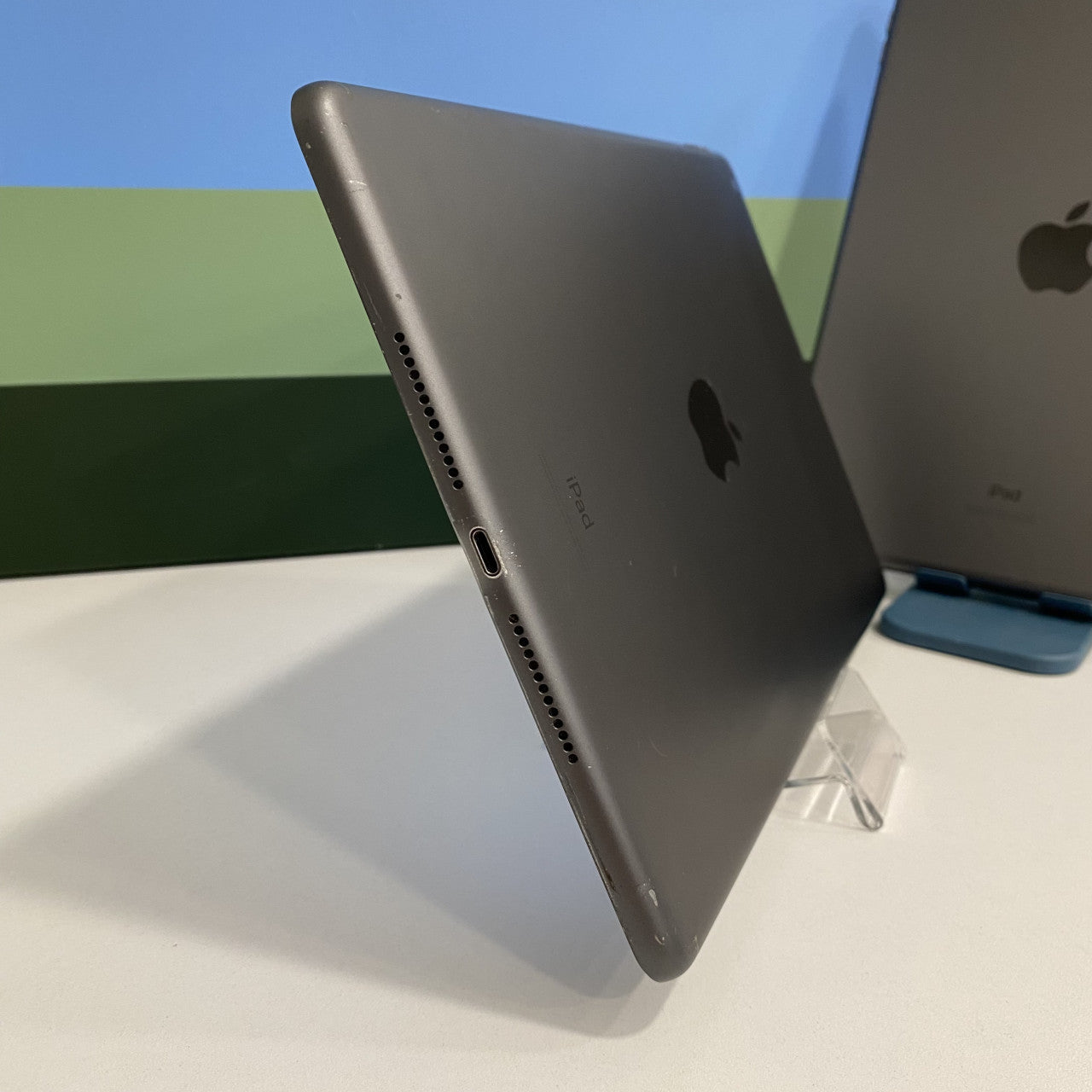 Apple iPad 7th Generacija 32GB / 2 na stanju