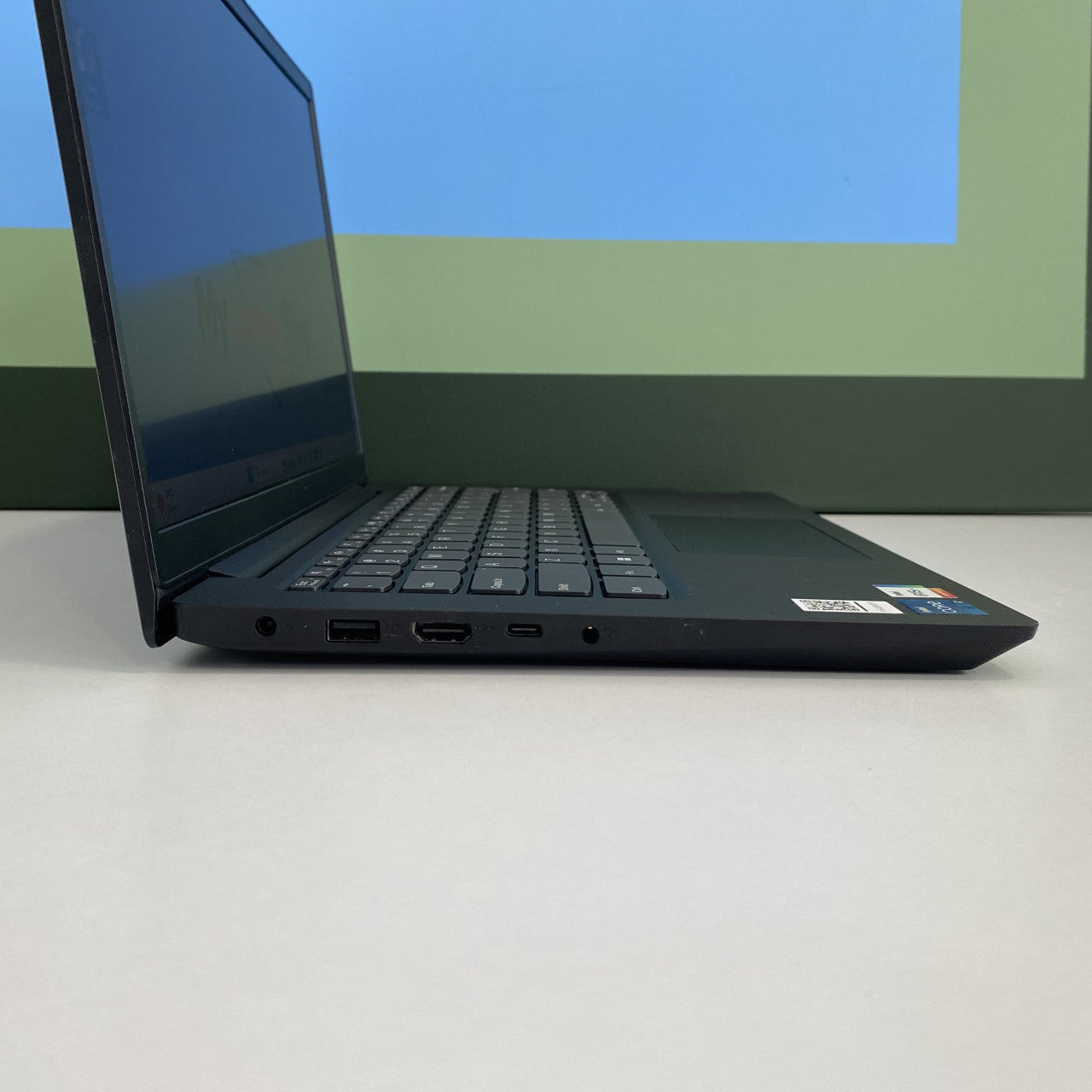 Lenovo V14 G3 i7-1255U 16/256GB