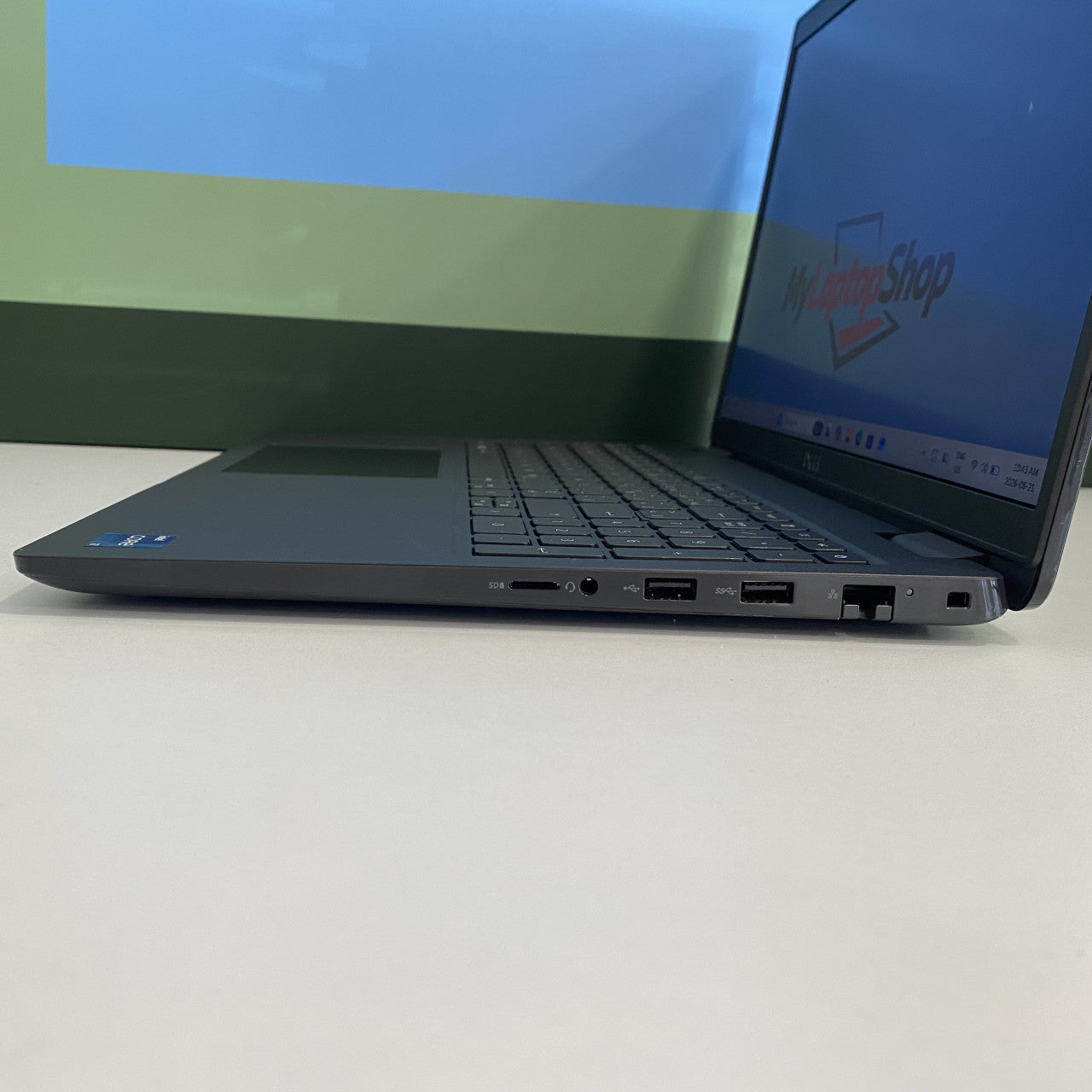 Dell Latitude 3530 i7-1255U 16/256GB