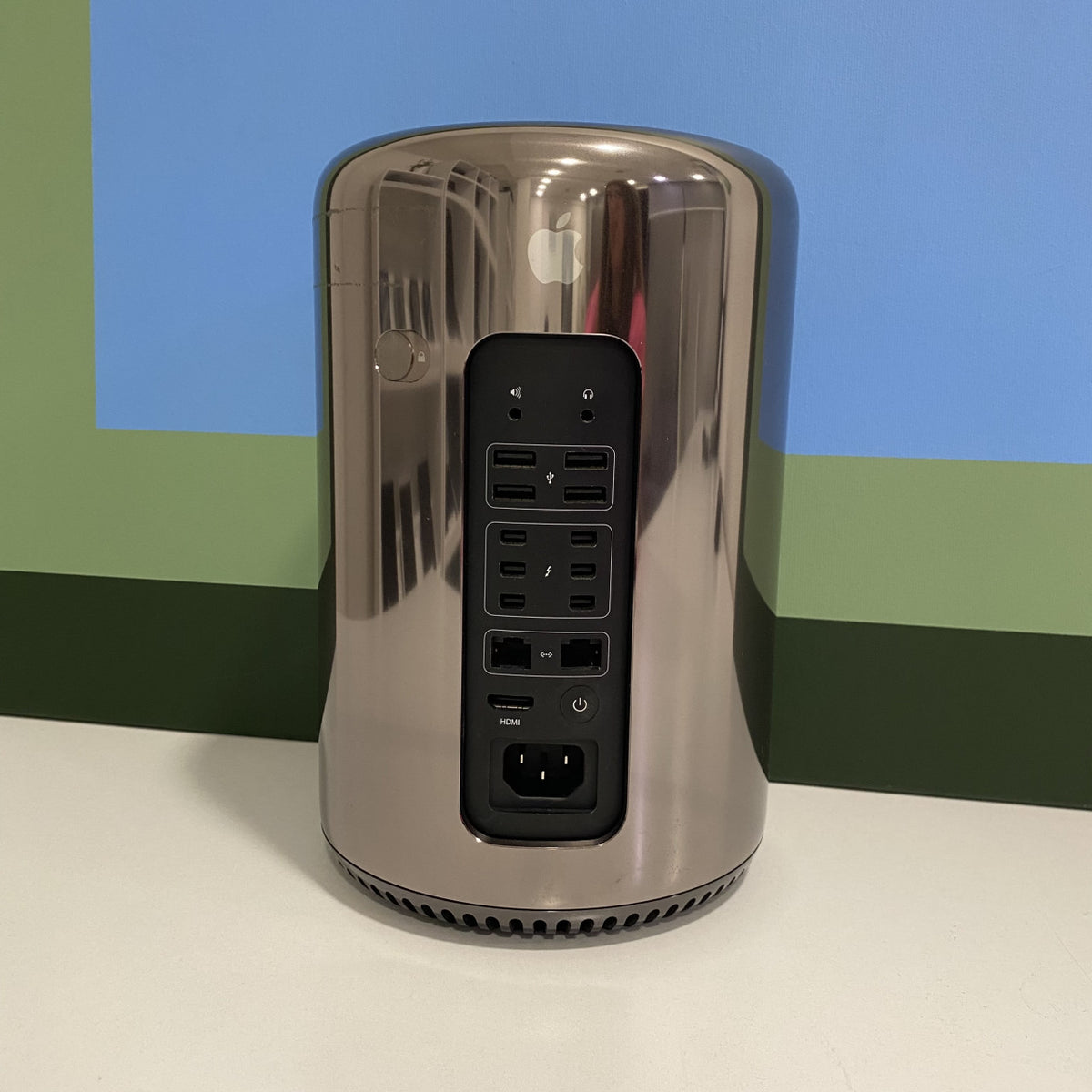 Apple Mac Pro A1481 Quadro Core Xeon E5 16/256GB
