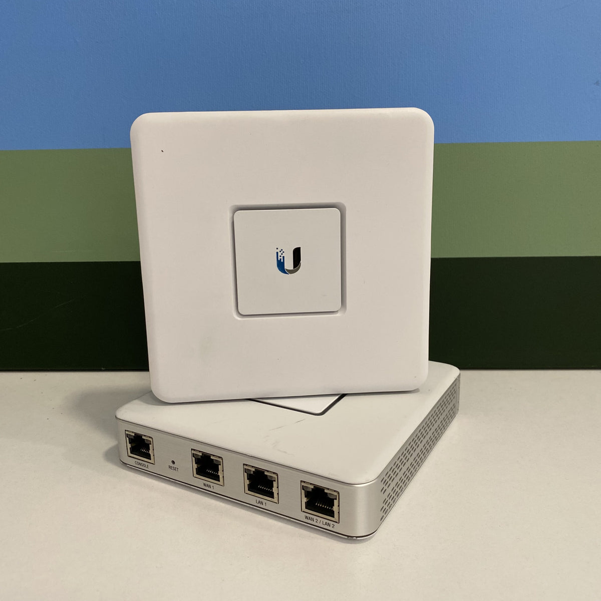 Ubiquiti Networks UniFi USG Security Gateway / 6 na stanju