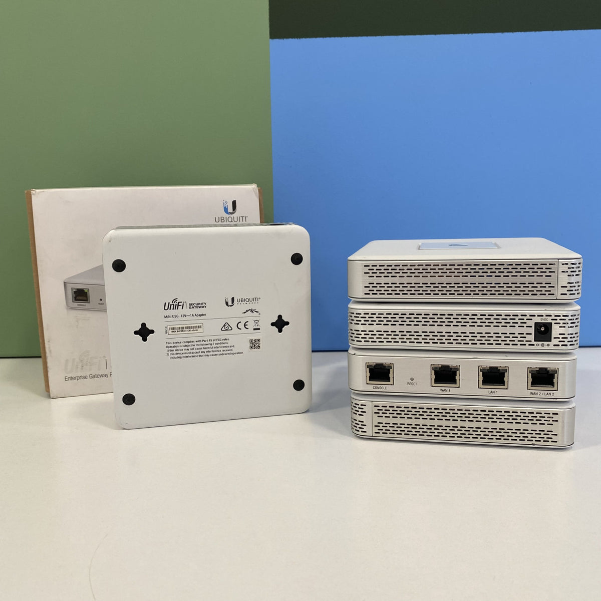 Ubiquiti Networks UniFi USG Security Gateway / 6 na stanju