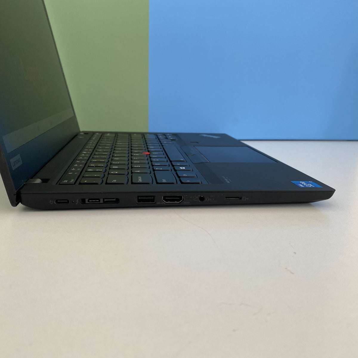 Lenovo ThinkPad T14 Gen 2 i7-1185G7 16/256GB Touchscreen - Opis !