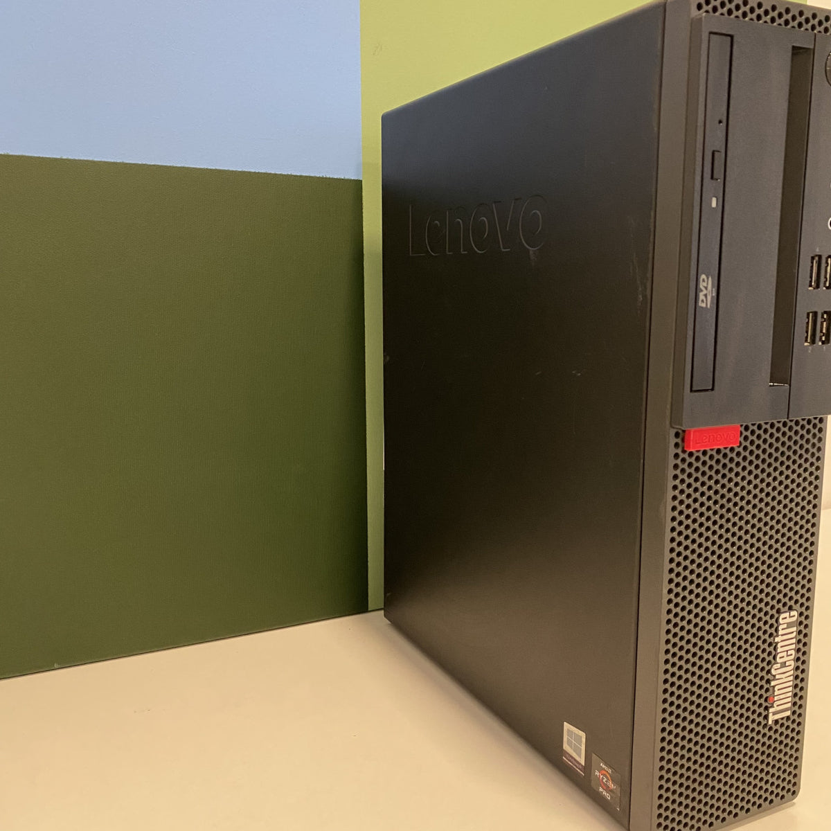 Lenovo ThinkCentre M725S Ryzen 5 PRO 2400G 8/180GB