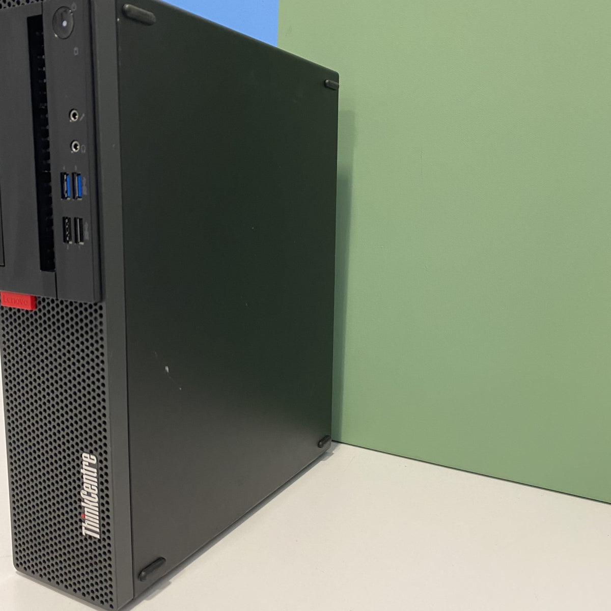 Lenovo ThinkCentre M725S Ryzen 5 PRO 2400G 8/180GB